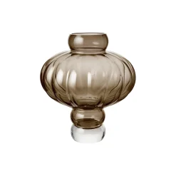 Louise Roe Balloon vase 03,