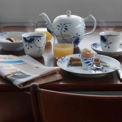 Royal Copenhagen Blå Mega Riflet højhankskop med underkop 24 cl
