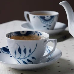 Royal Copenhagen Blå Mega Riflet kop med underkop 28 cl