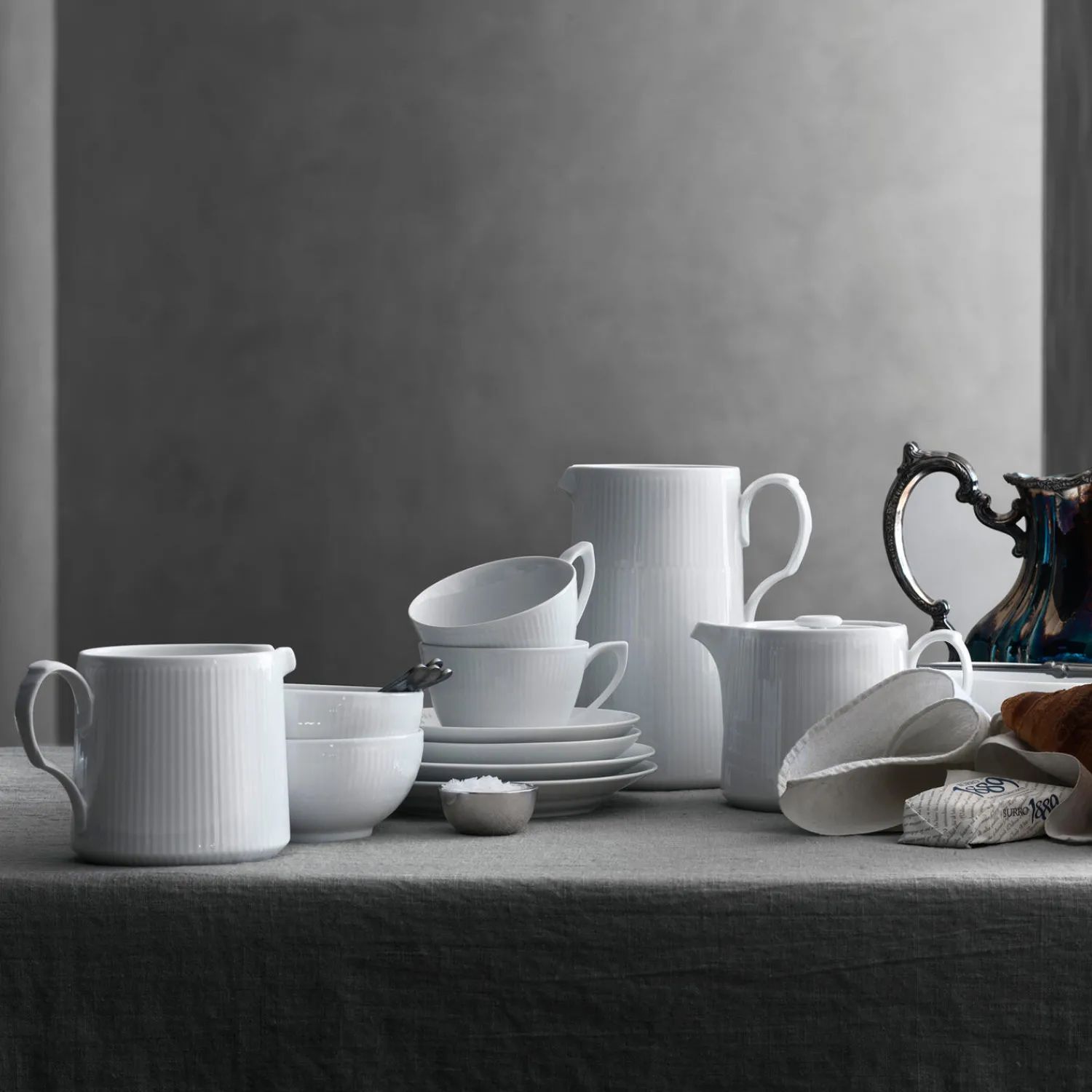 Royal Copenhagen Hvid Riflet kande 1,5 L