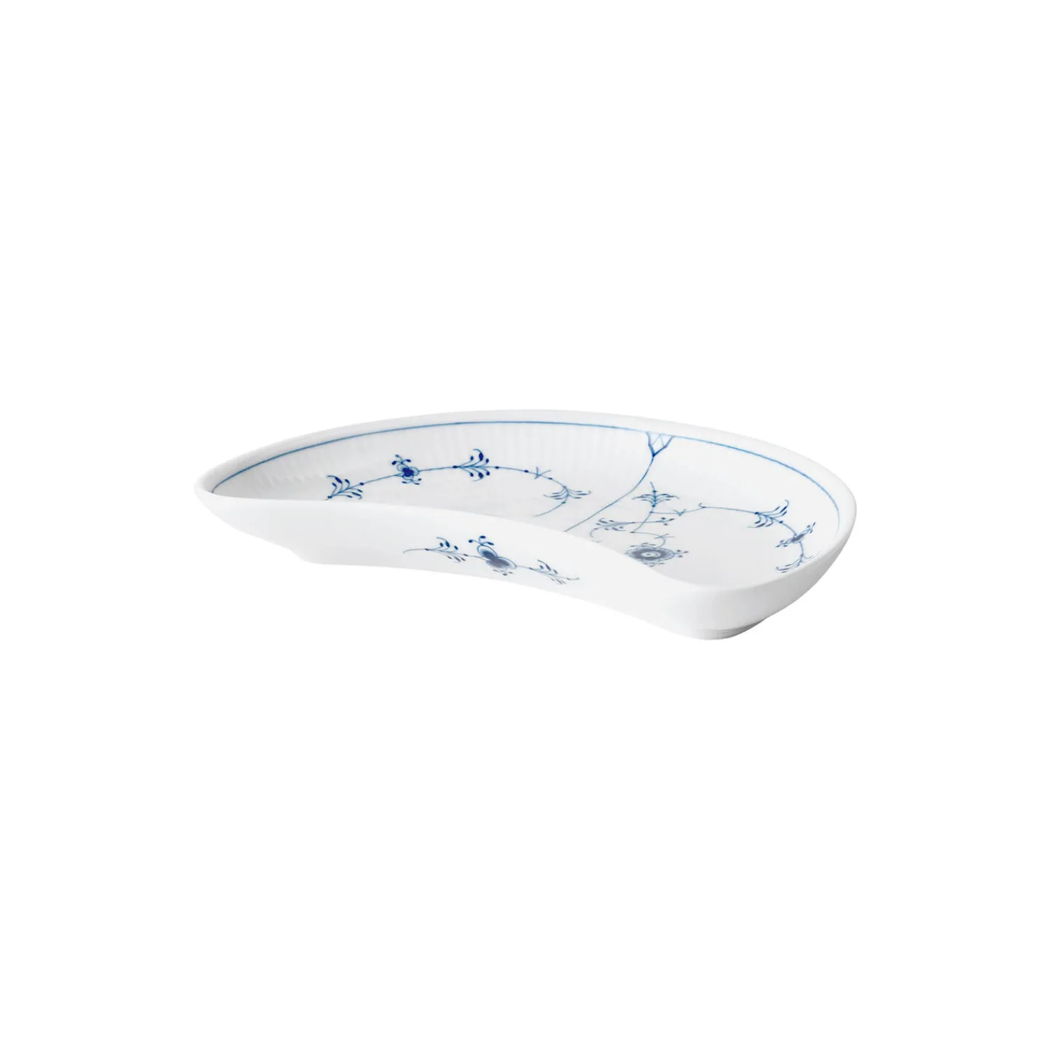 Royal Copenhagen Musselmalet Riflet asiet halvmåneformet 22 cm