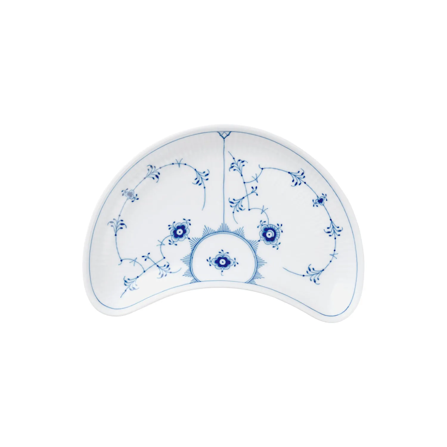 Royal Copenhagen Musselmalet Riflet asiet halvmåneformet 22 cm
