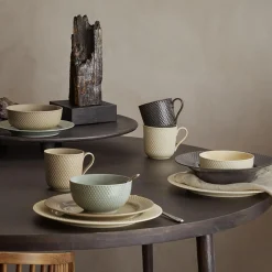 Lyngby Porcelæn Rhombe Earth Krus med hank,