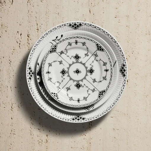 Royal Copenhagen Sort Musselmalet Halvblonde tallerken Ø 19 cm