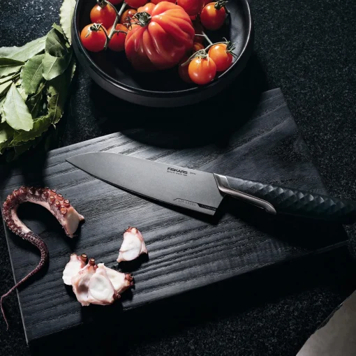 Fiskars Taiten kokkekniv mellem