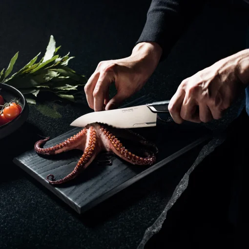 Fiskars Taiten kokkekniv mellem