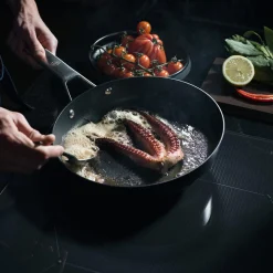 Fiskars Taiten stegepande Ø 26 cm